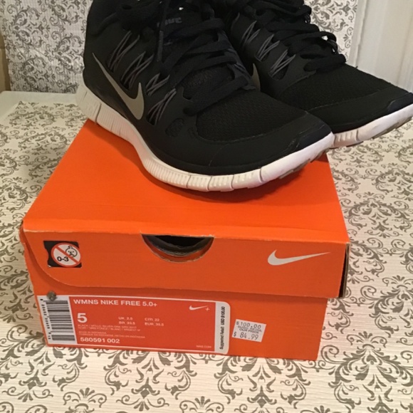 Nike Free 5.0 size 5 black, metallic silver, dark grey and white - Picture 5 of 5